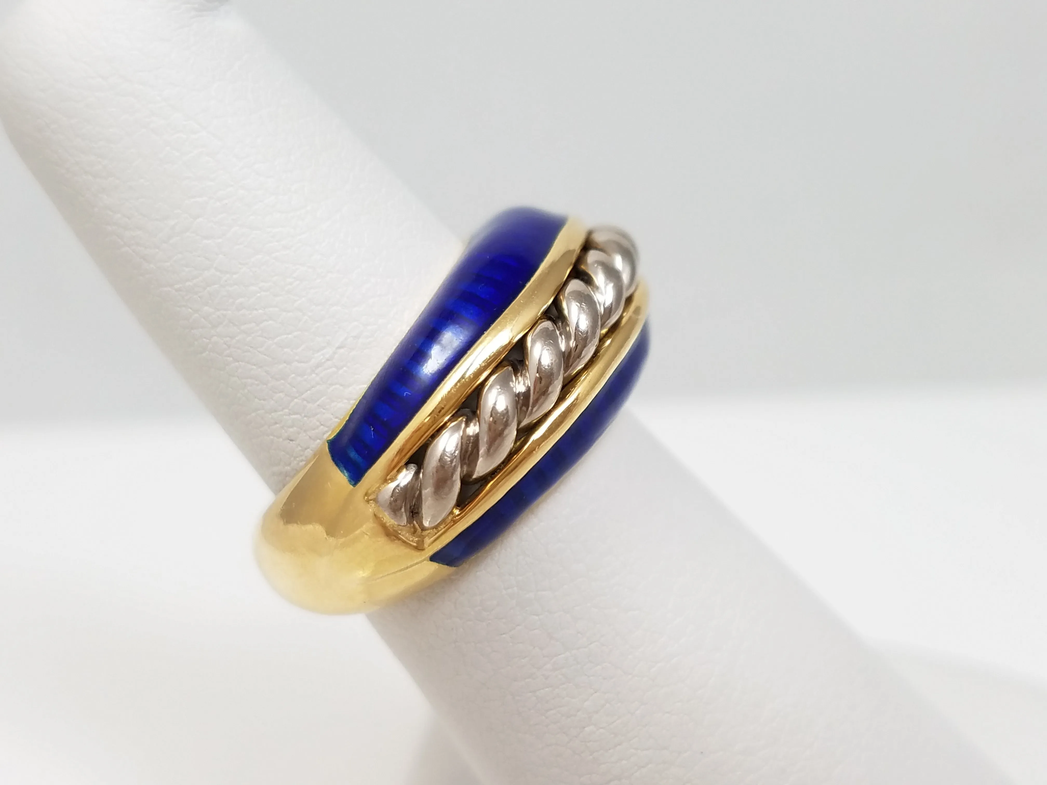 Eye Catching 18k Two Tone Gold Blue Enamel Ring
